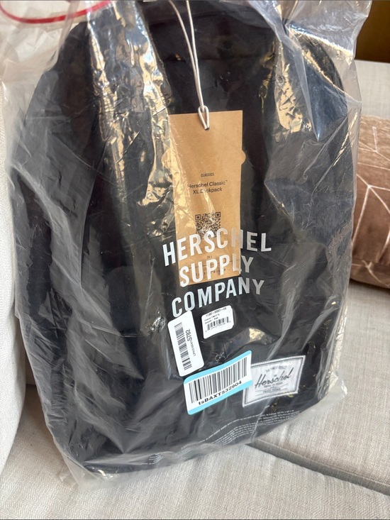 Herschel Classic XL Backpack Black 22L Minimalist Travel School Bag NWT main image 10